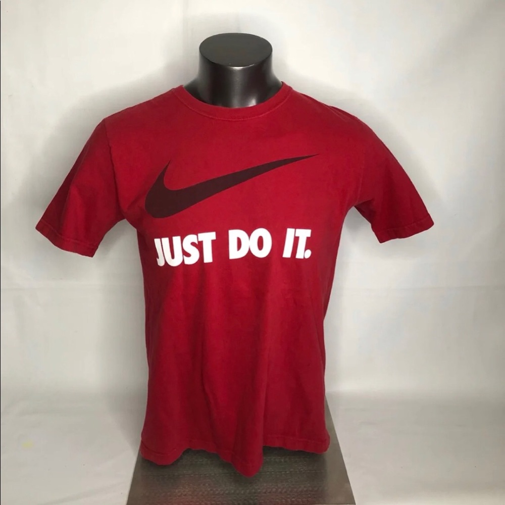 Nike”Just Do It” Men’s Graphic Shirt